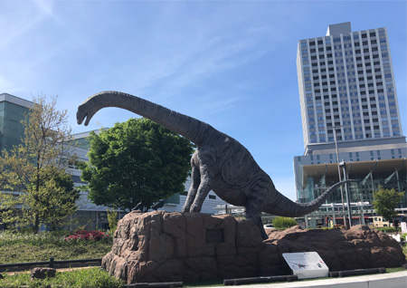 福井駅「恐竜広場」